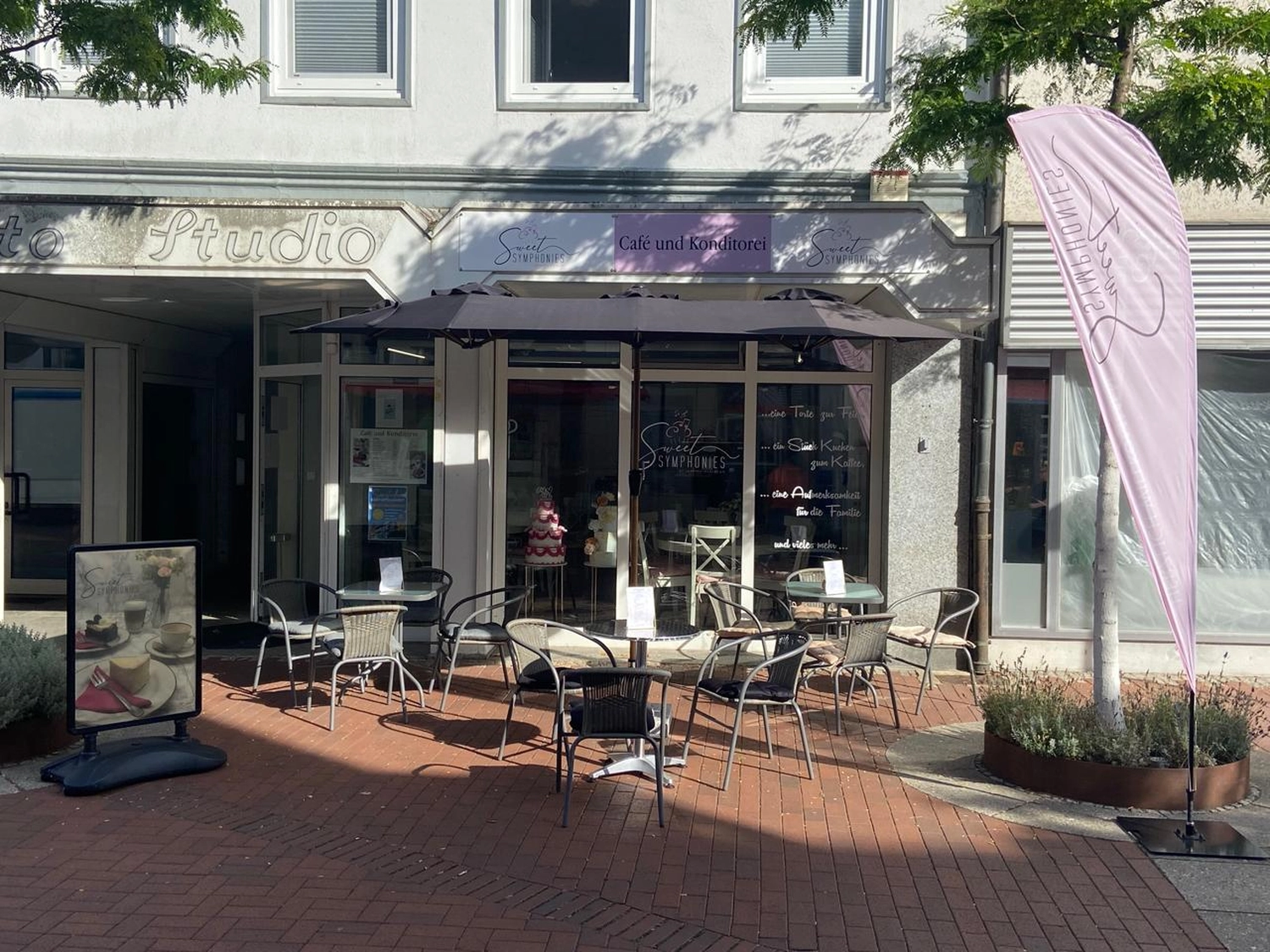 Sweet Symphonies by Sabrina Haberlah – Café